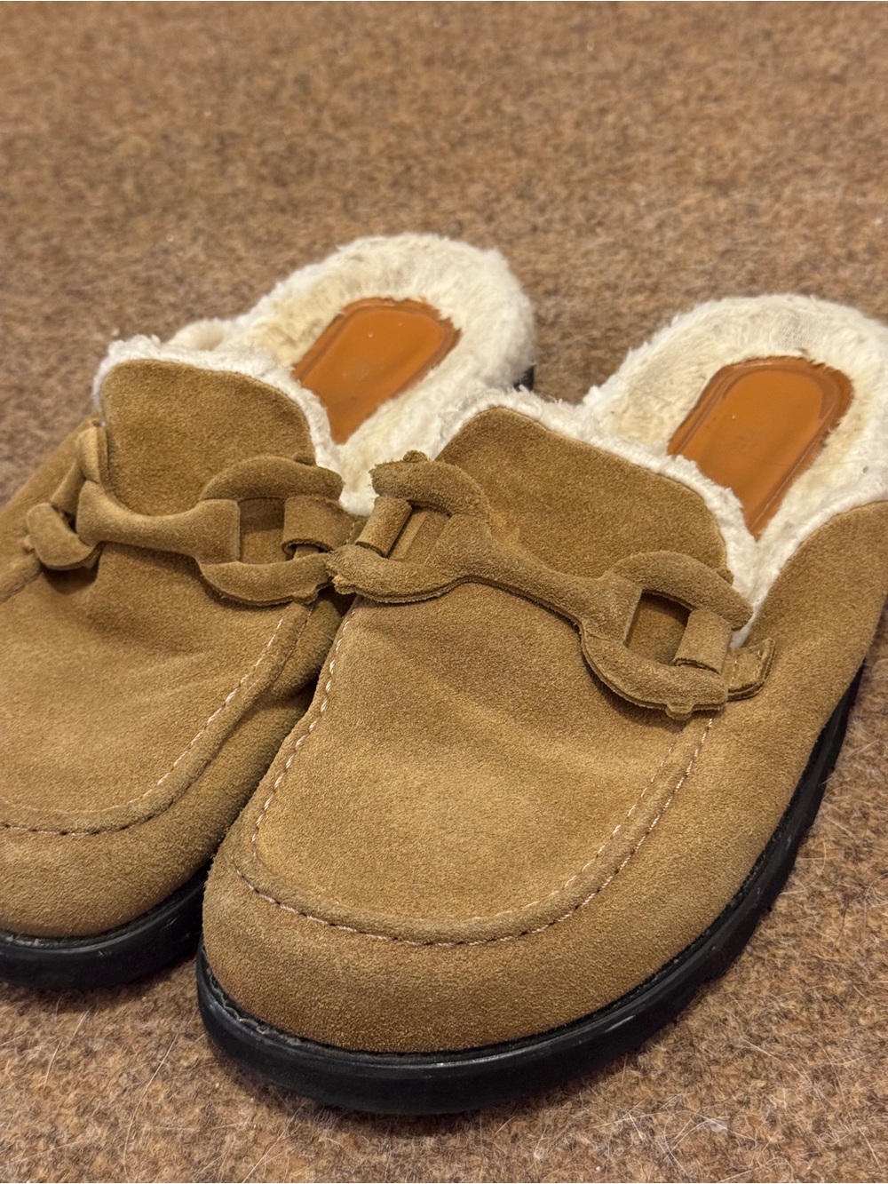 Zara Tan Suede Shearling-Lined Mules Slides Sueded Chain Link Detail Size 8.5